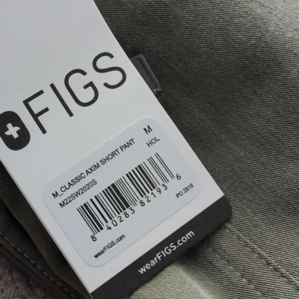 New Figs Men's Scrub Set